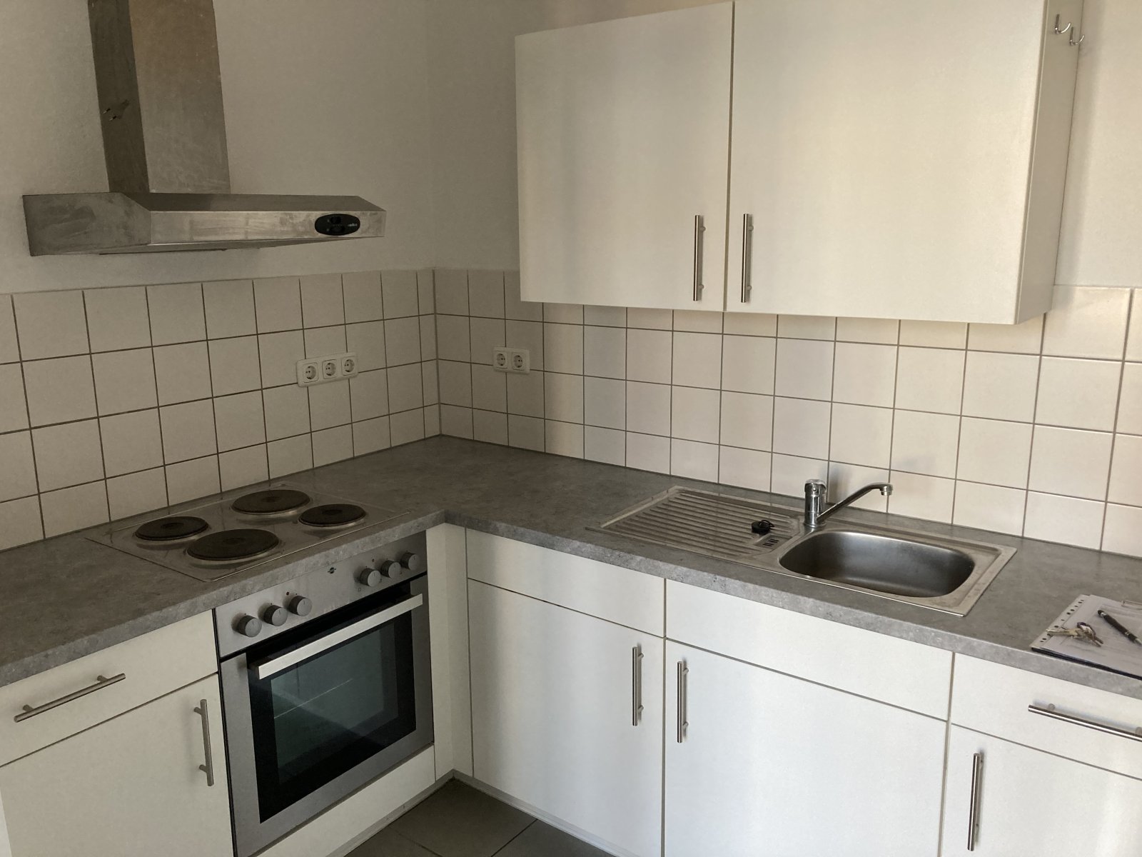 Ab 1.10.! Moderne 3-Raumwohnung! Zentrumsnah, Balkon, Parkett, Vorratsraum!