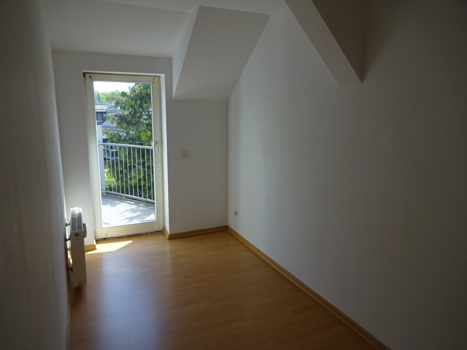 Ab 1.11.! Zentrumsnahe 3-Raum-Maisonettewohnung mit Balkon!
