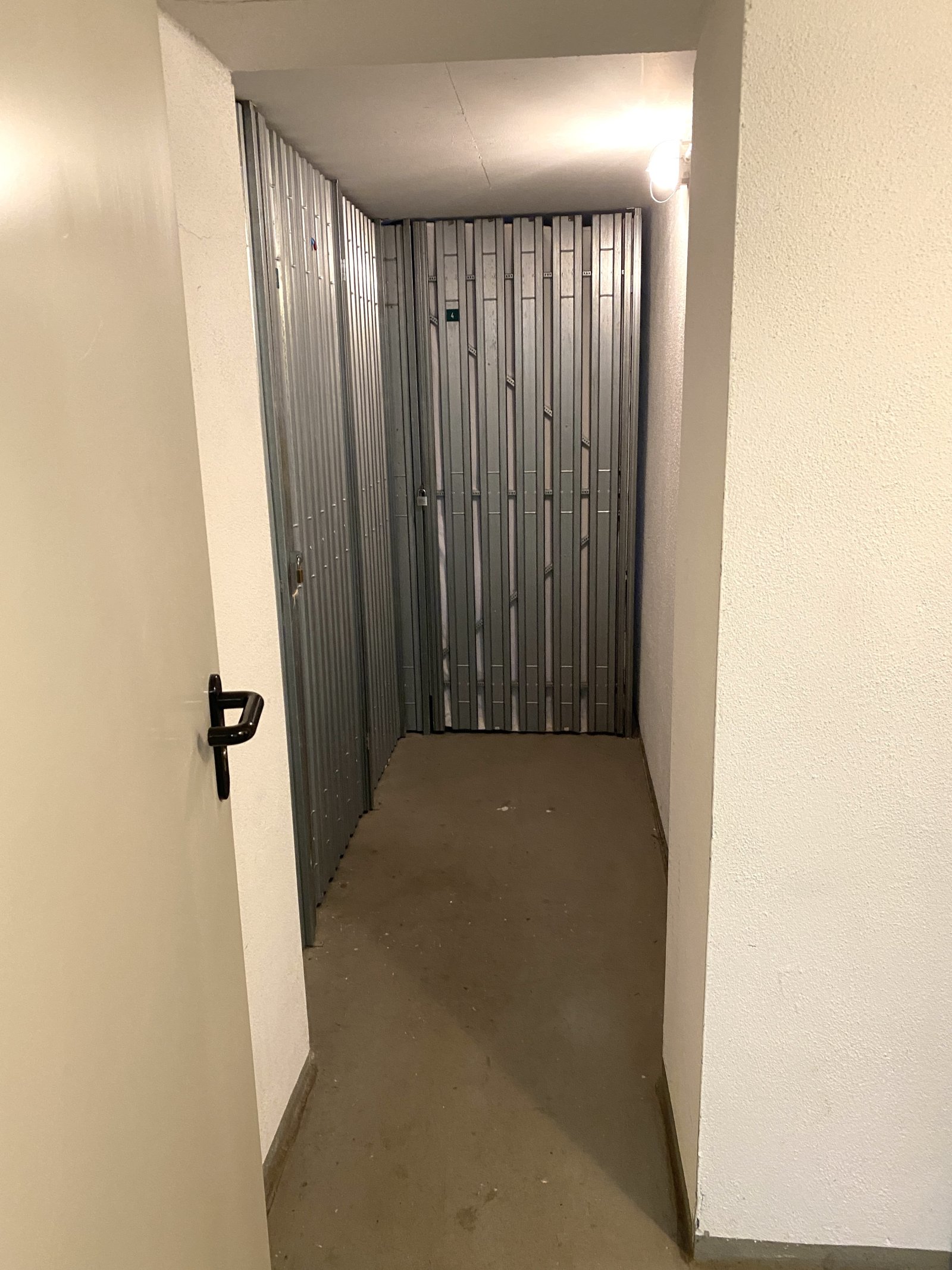 Schöne 2-Raumwohnung mit Balkon, Stpl. und Tageslichtbad! Nähe HBK!