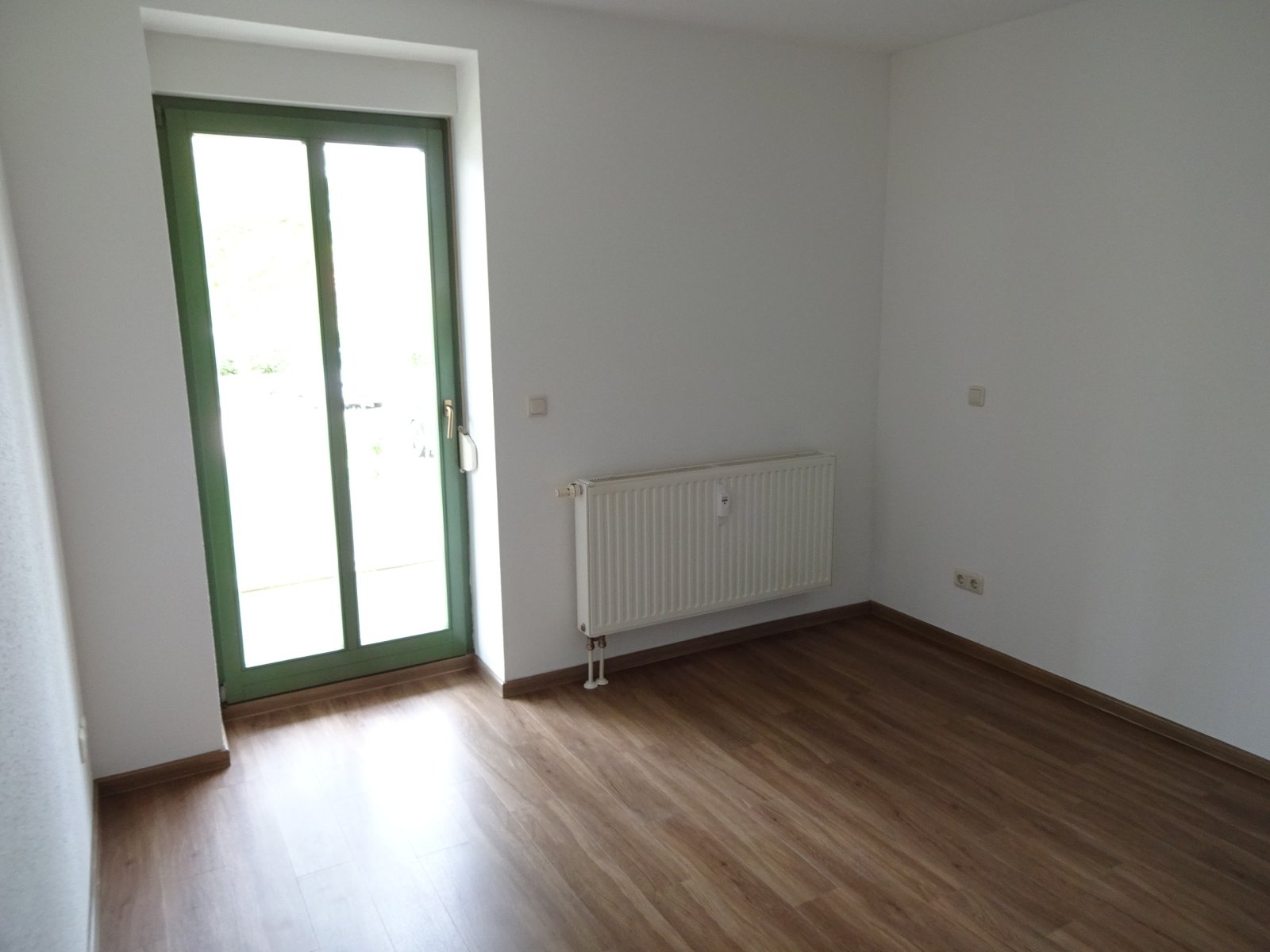 Schöne 2-Raumwohnung mit Balkon, Stpl. und Tageslichtbad! Nähe HBK!