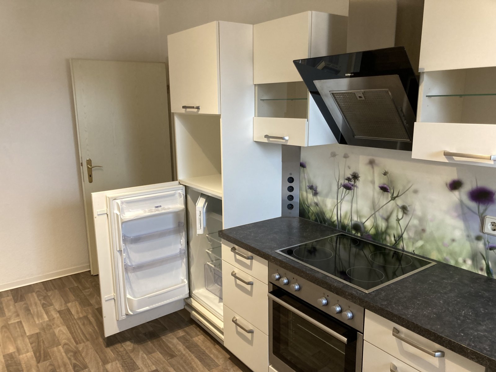 Großes Dachgeschoss-Apartment in Pölbitz mit Einbauküche und Stellplatz!