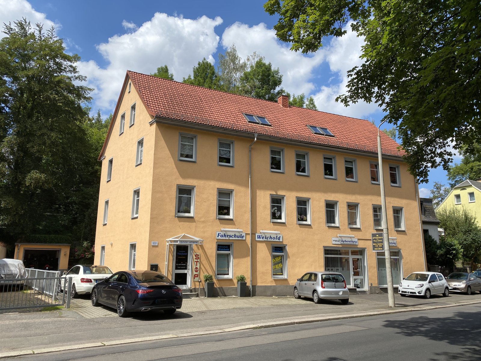 Gemütliche 4-Raumwhg. mit Tageslichtbad und Balkon in Zwickau! Wallbox für E-Autos am Haus!