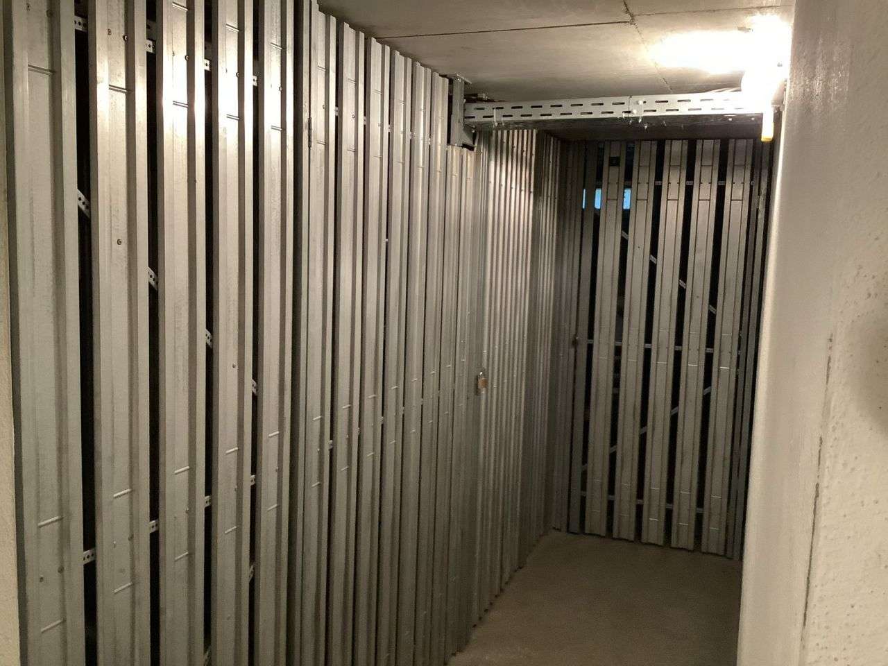 Vermietete 2-Raumwohnung mit Stellpl. und Balkon! Nähe HBK!