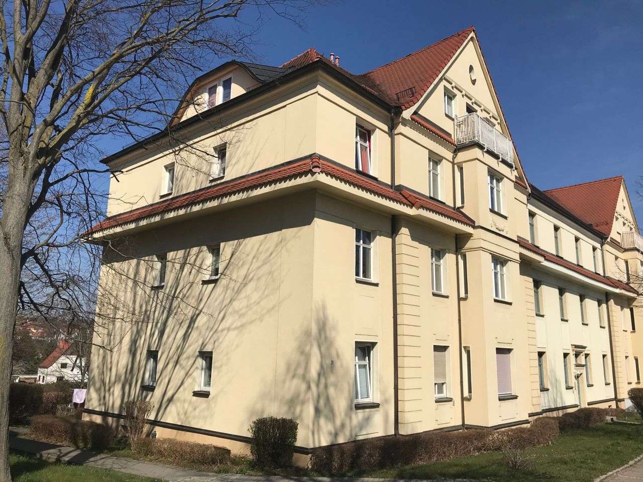 Vermietete 2-Raumwohnung mit Stellpl. und Balkon! Nähe HBK!