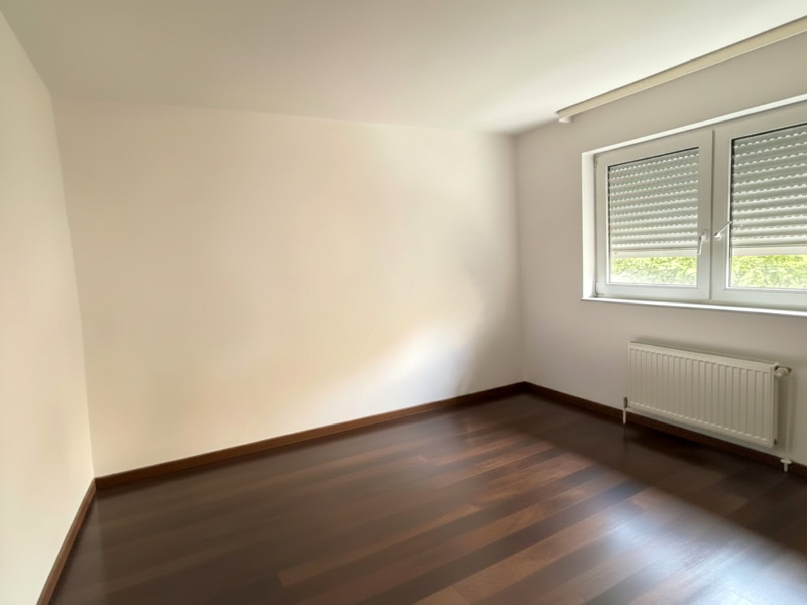 Kapitalanlage vor den Toren Berlins Vermietete 2-Zimmer-ETW mit Terrasse • Stellplatz • Einbauküche