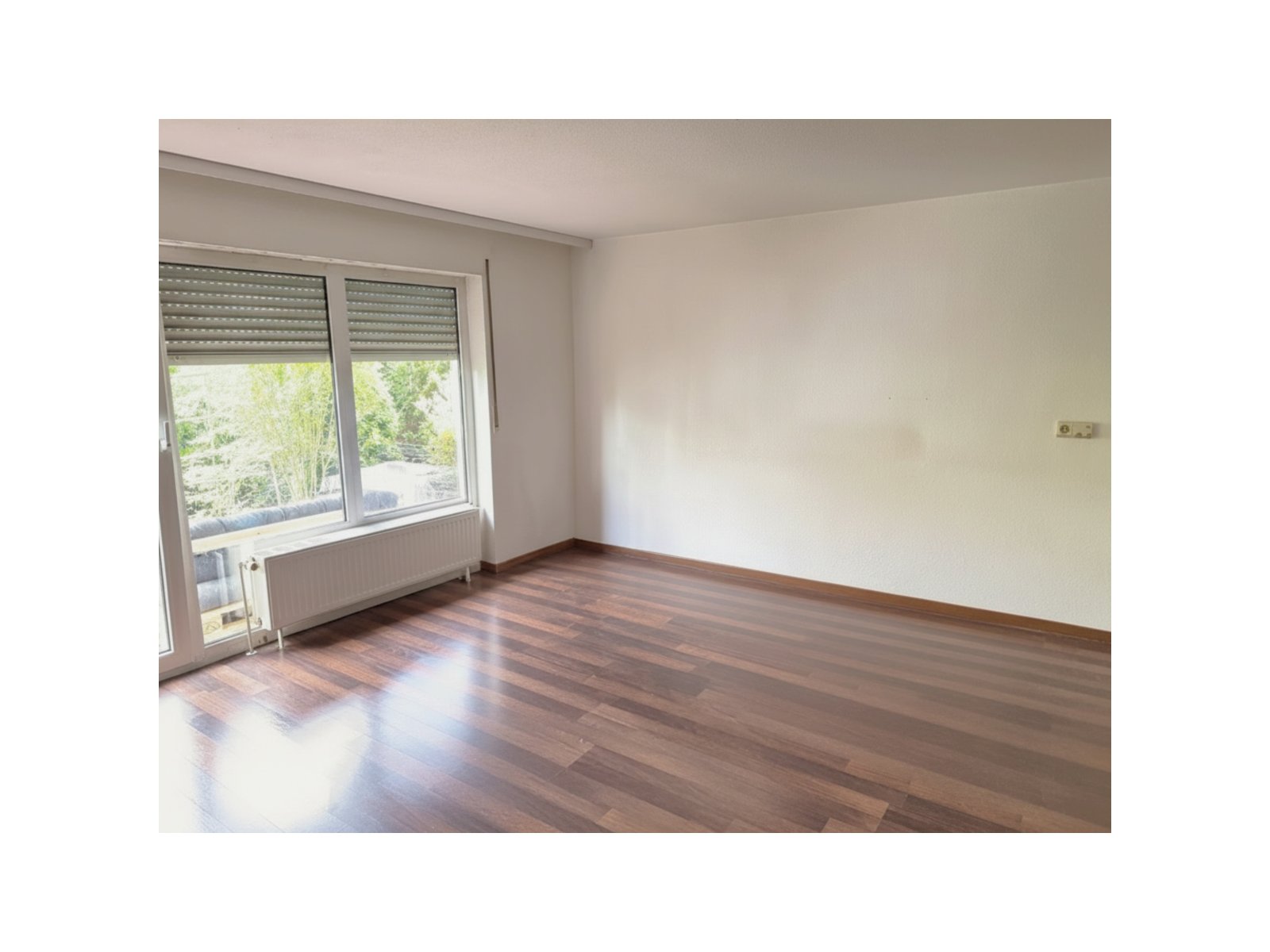 Kapitalanlage vor den Toren Berlins Vermietete 2-Zimmer-ETW mit Terrasse • Stellplatz • Einbauküche