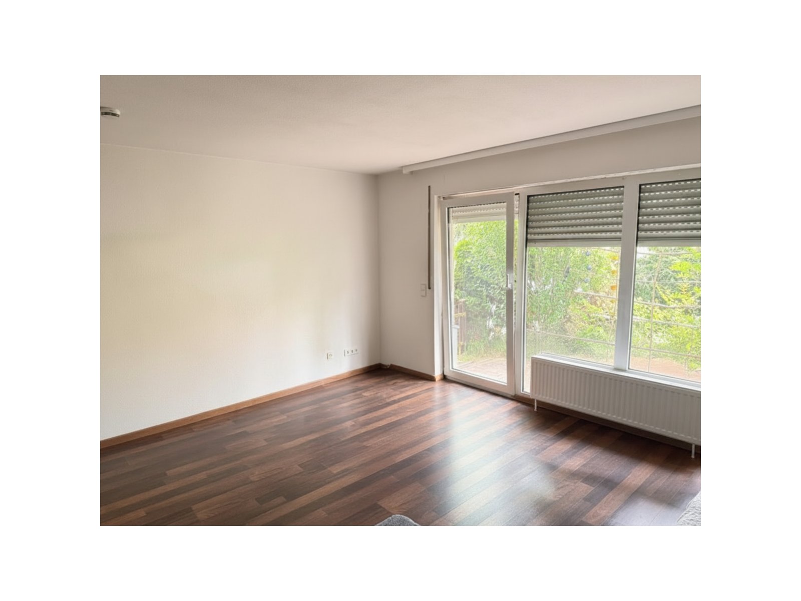 Kapitalanlage vor den Toren Berlins Vermietete 2-Zimmer-ETW mit Terrasse • Stellplatz • Einbauküche