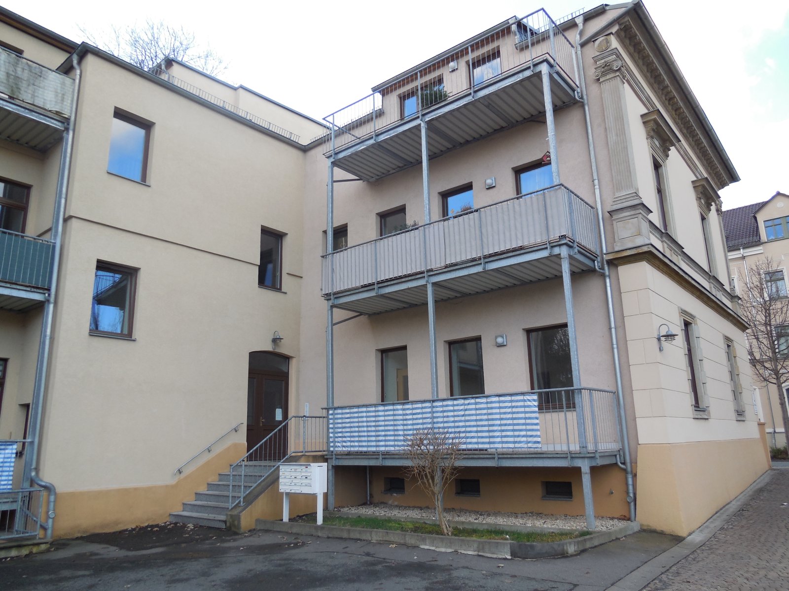 Ab 1.11.! Charmante 2-Raumwohnung mit Balkon & Stpl. in Zwickauer Innenstadtlage!