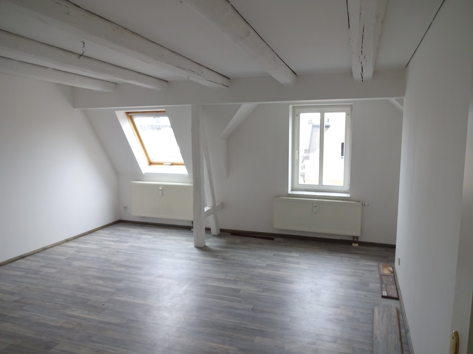 Großzügige 4-Zimmer-Maisonettewhg. mit Balkon und Gäste-WC!