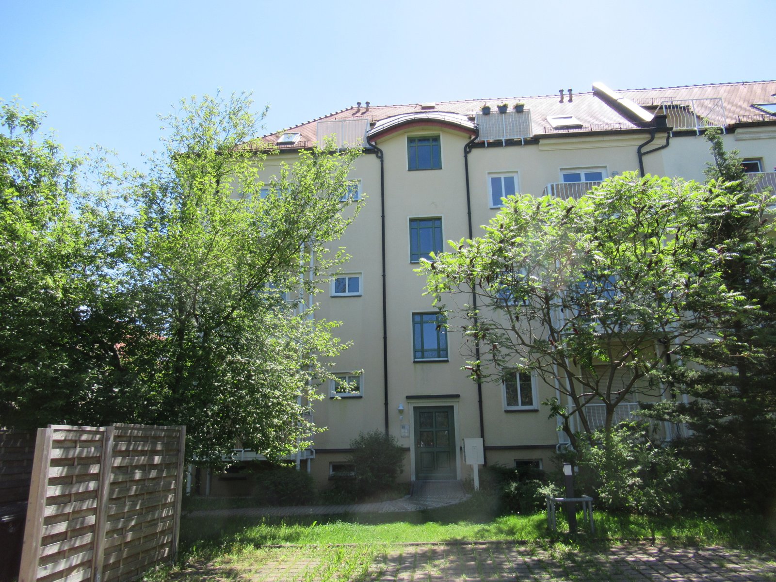 Helle 1,5-Raumwohnung mit Balkon und Stellplatz in Marienthal! Nähe HBK!