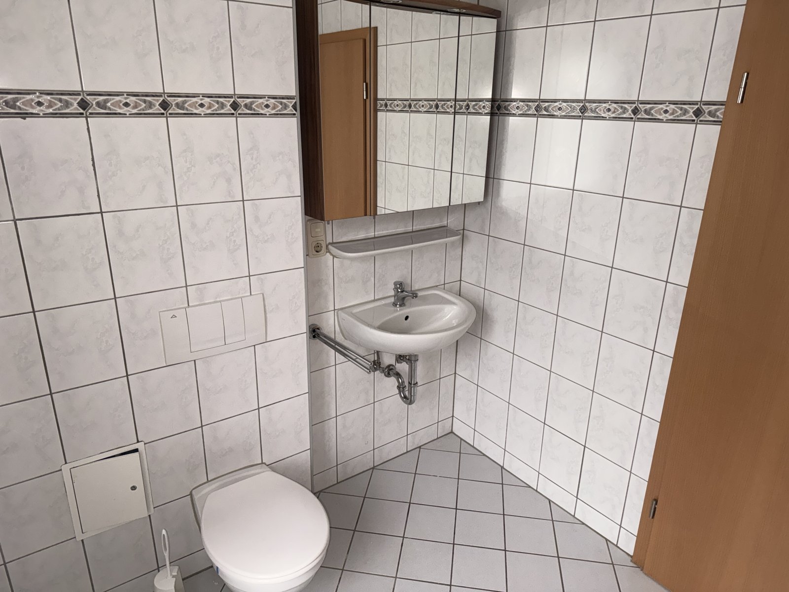 Gemütliche 2-Raumwohnung mit Terrasse und EBK in Lichtentanne!