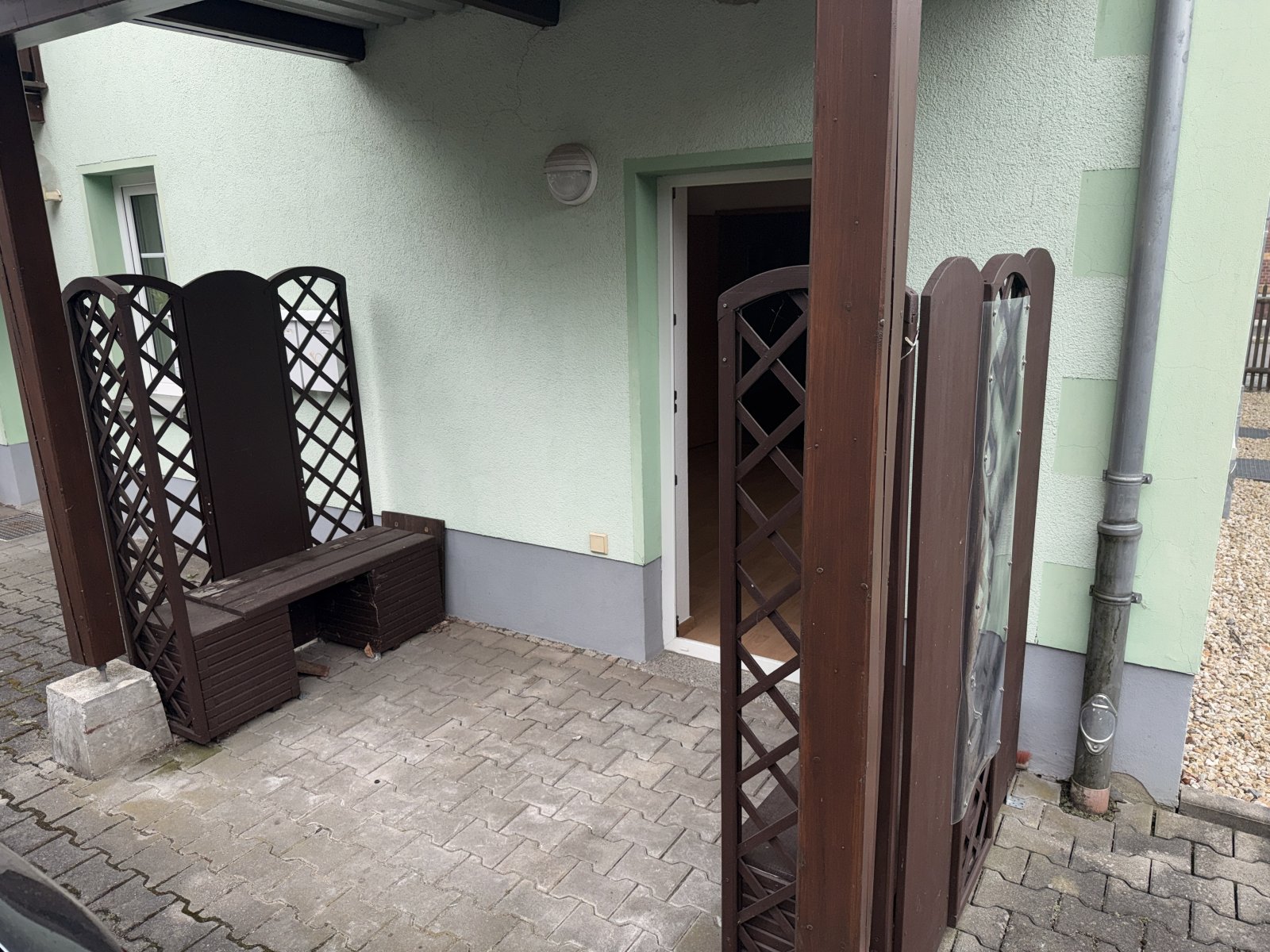 Gemütliche 2-Raumwohnung mit Terrasse und EBK in Lichtentanne!