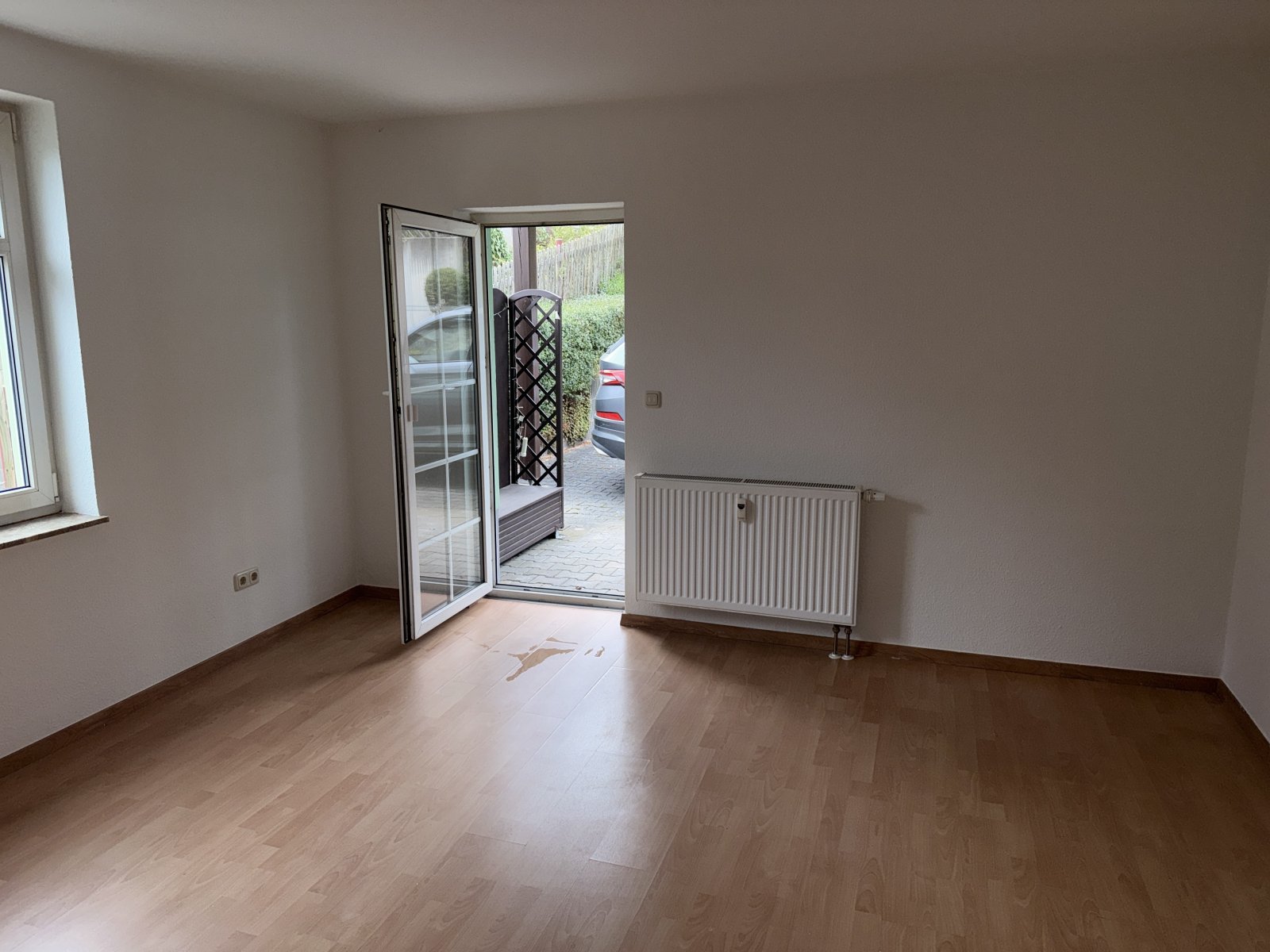 Gemütliche 2-Raumwohnung mit Terrasse und EBK in Lichtentanne!