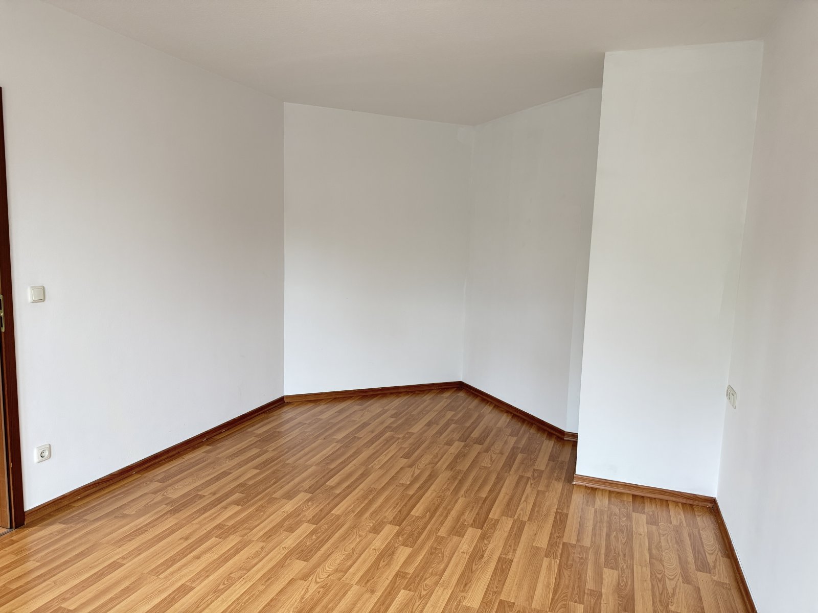 2-Raumwohnung mit Balkon, Fahrstuhl und TG-Stellplatz! Zur Selbstnutzung geeignet.