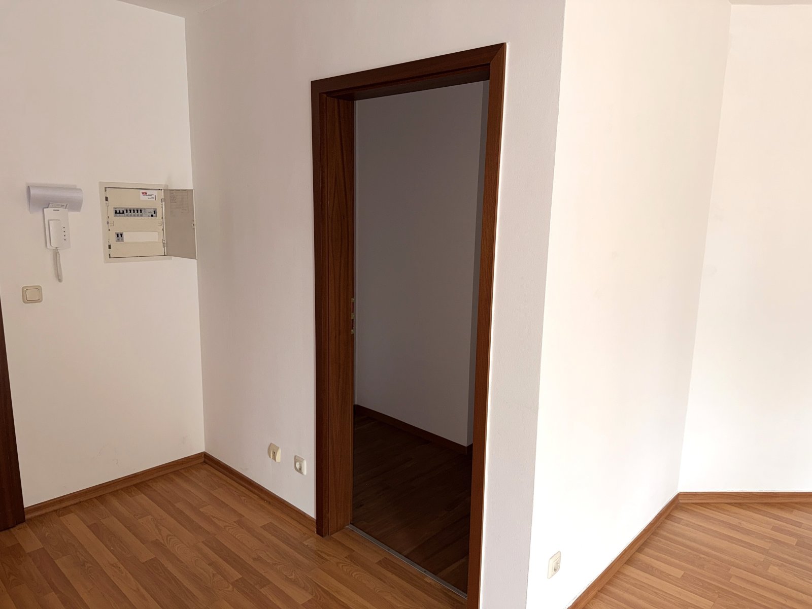 2-Raumwohnung mit Balkon, Fahrstuhl und TG-Stellplatz! Zur Selbstnutzung geeignet.