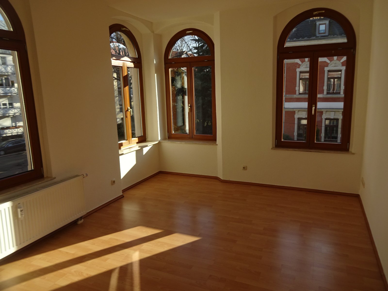Ab 1.12.! Helle 2-Raumwohnung mit Balkon und Stellplatz in Zwickau!