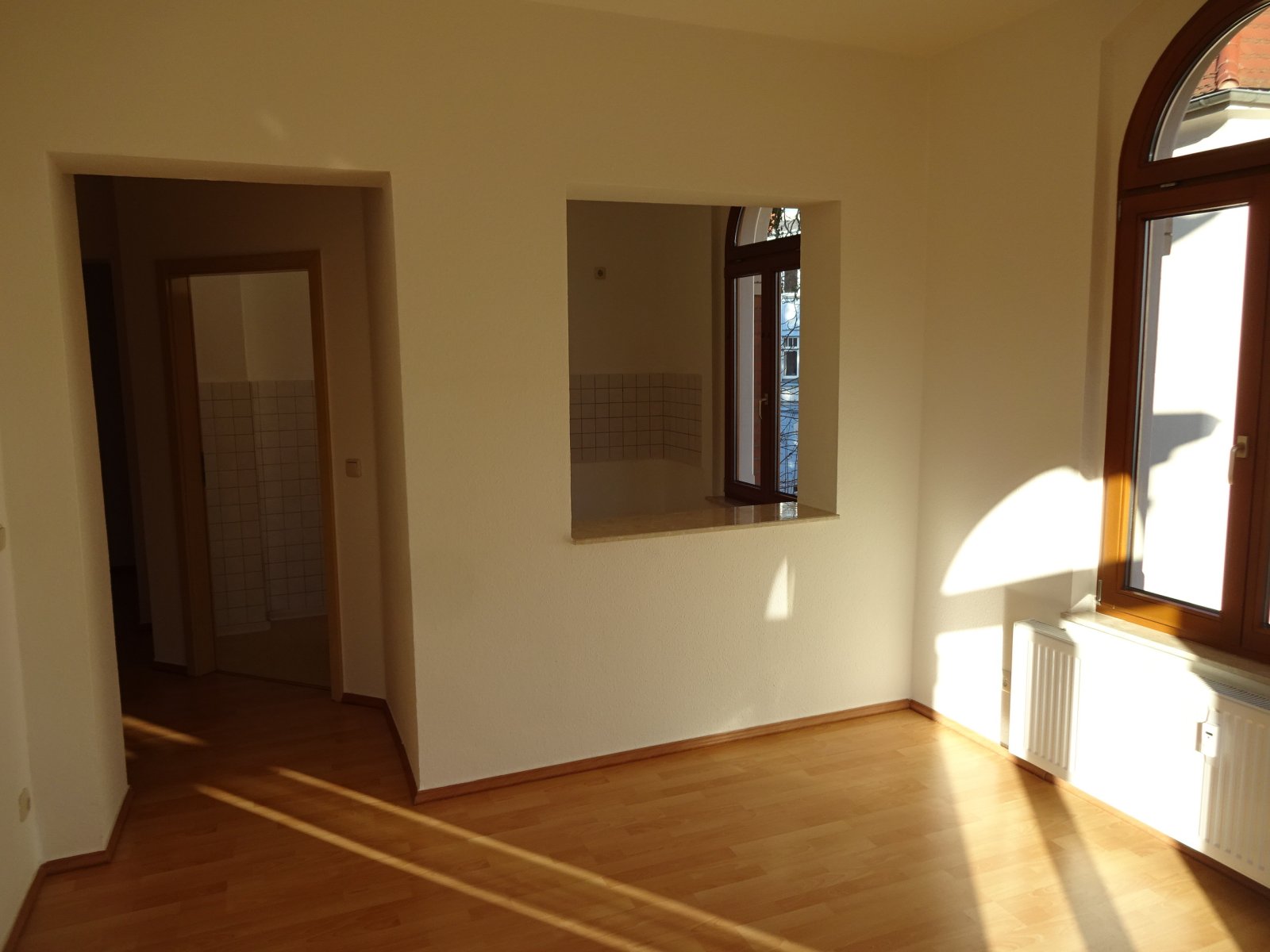 Ab 1.12.! Helle 2-Raumwohnung mit Balkon und Stellplatz in Zwickau!