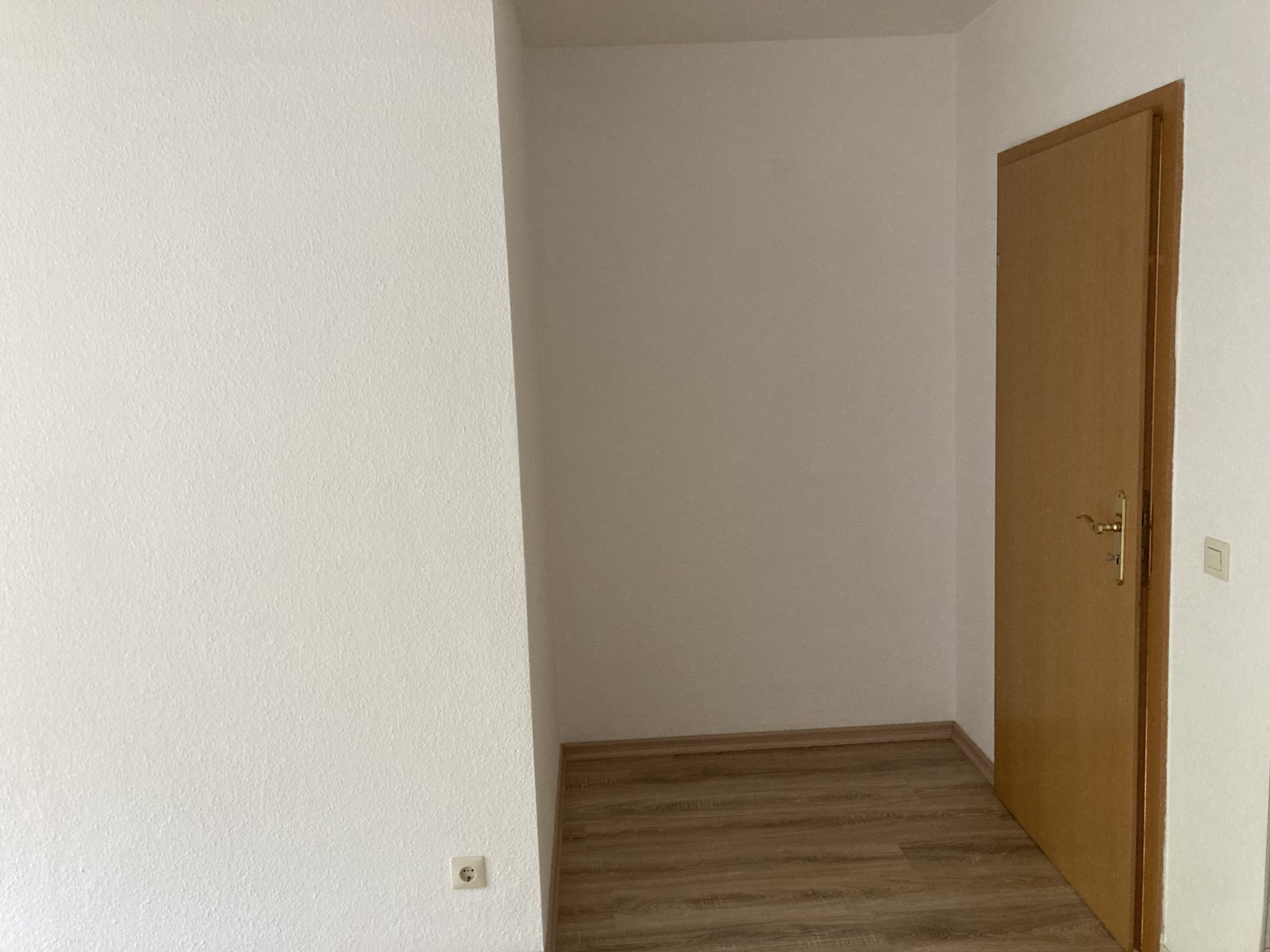 Schöne 2-Raumwhg. in idealer Lage zum Schlobigpark, Parkplätze vor dem Haus!