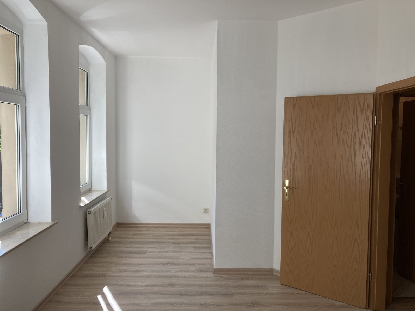 Schöne 2-Raumwhg. in idealer Lage zum Schlobigpark, Parkplätze vor dem Haus!