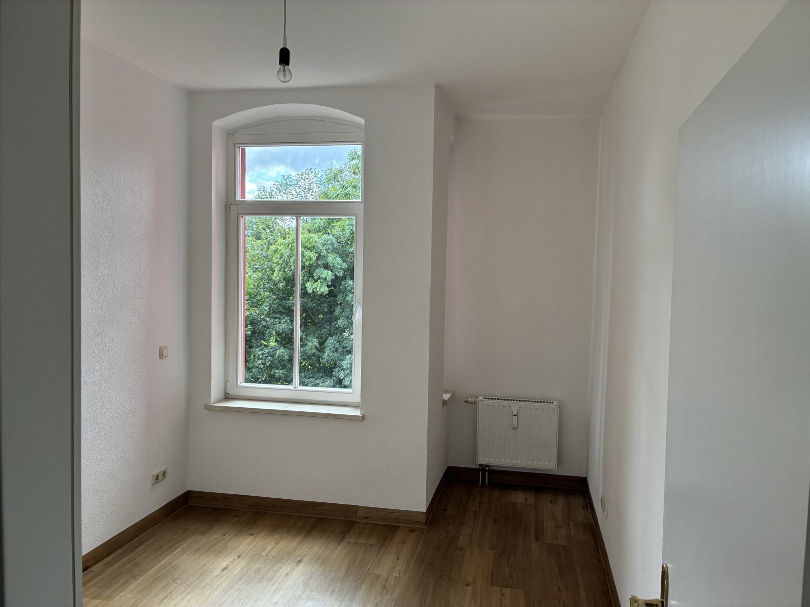 Zentrumsnahe 2-Zimmerwhg. in Zwickau - * bezugsfrei * Stil-Altbau 1902 * Kernsaniert 1999