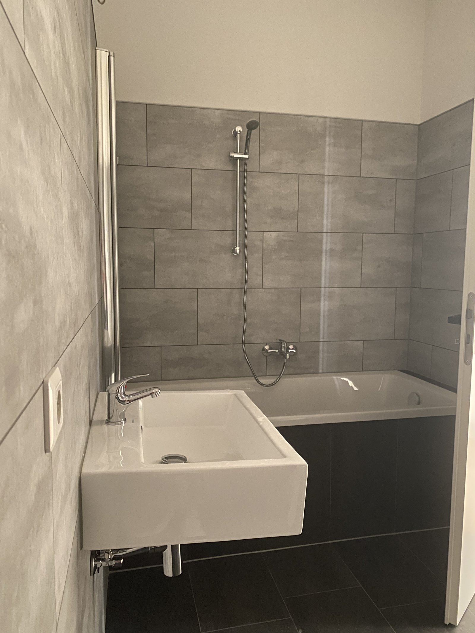 Moderne 3-Zimmer-Wohnung mit Balkon u. EBK in Zwickau-Pölbitz!