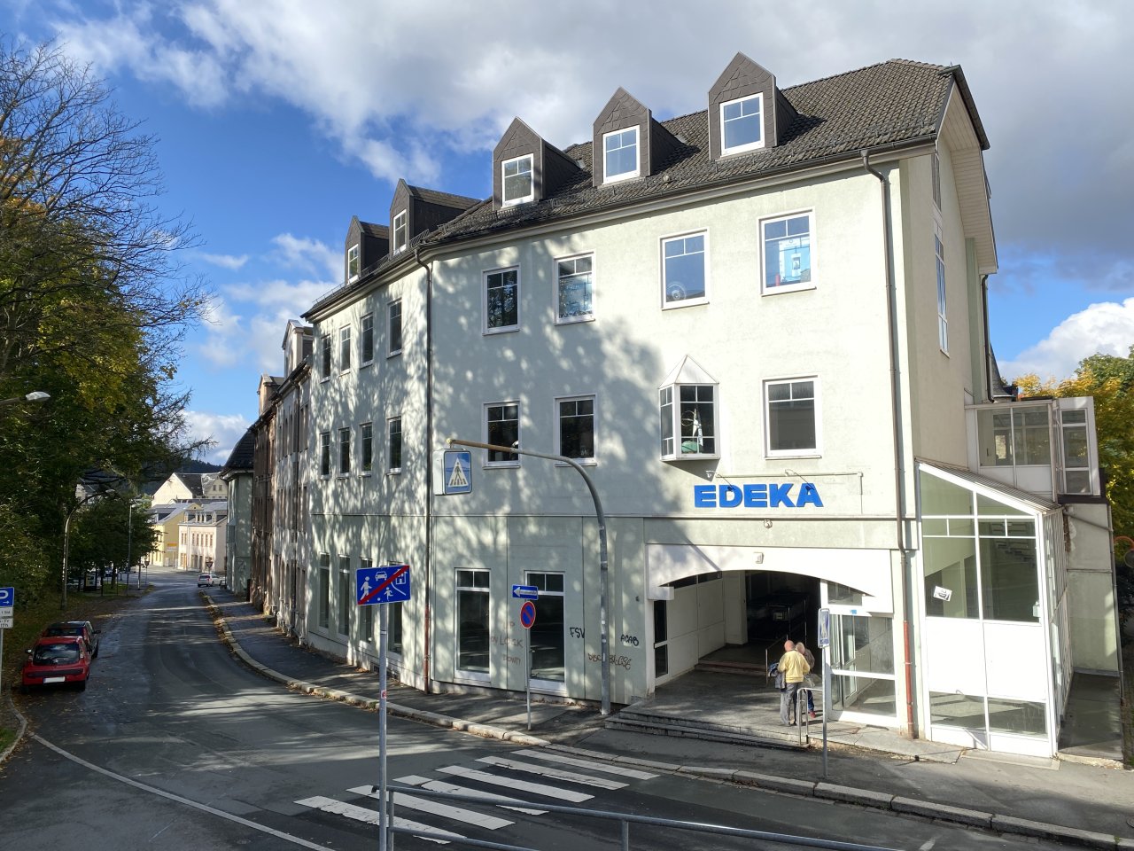 Oelsnitz/Vogtland: Geschäftshaus im Zentrum von Oelsnitz/V., ca. 3.800 m² Nutzfläche, san-bed. TG, 77 Stpl., Aufzug  Oelsnitz/Vogtland: Geschäftshaus im Zentrum von Oelsnitz/V., ca. 3.800 m² Nutzfläche, san-bed. TG, 77 Stpl., Aufzug