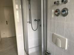 Tageslichtbad mit Dusche