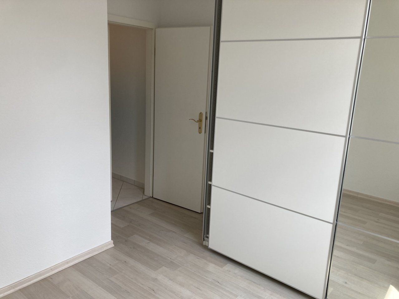 Schlafzimmer mit Schrank Schlafzimmer mit Schrank