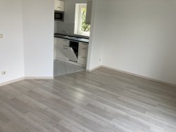 Wohnzimmer Blick zur Küchennische