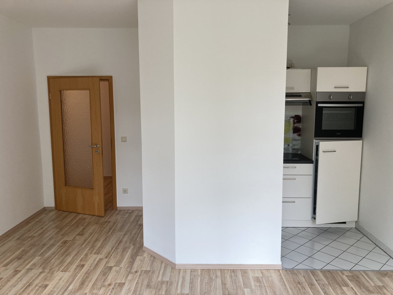 Wohnzimmer mit Küchennische Wohnzimmer mit Küchennische