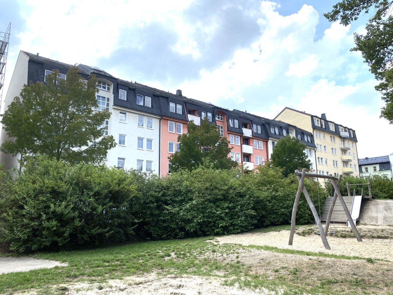 Blick auf Burgstraße vom Spielplatz