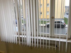 Detail Jalousien teilweise vorhanden