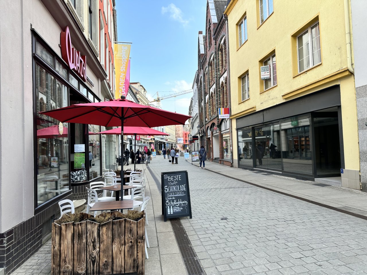 Ladenstraße Richtung Hauptmarkt Ladenstraße Richtung Hauptmarkt