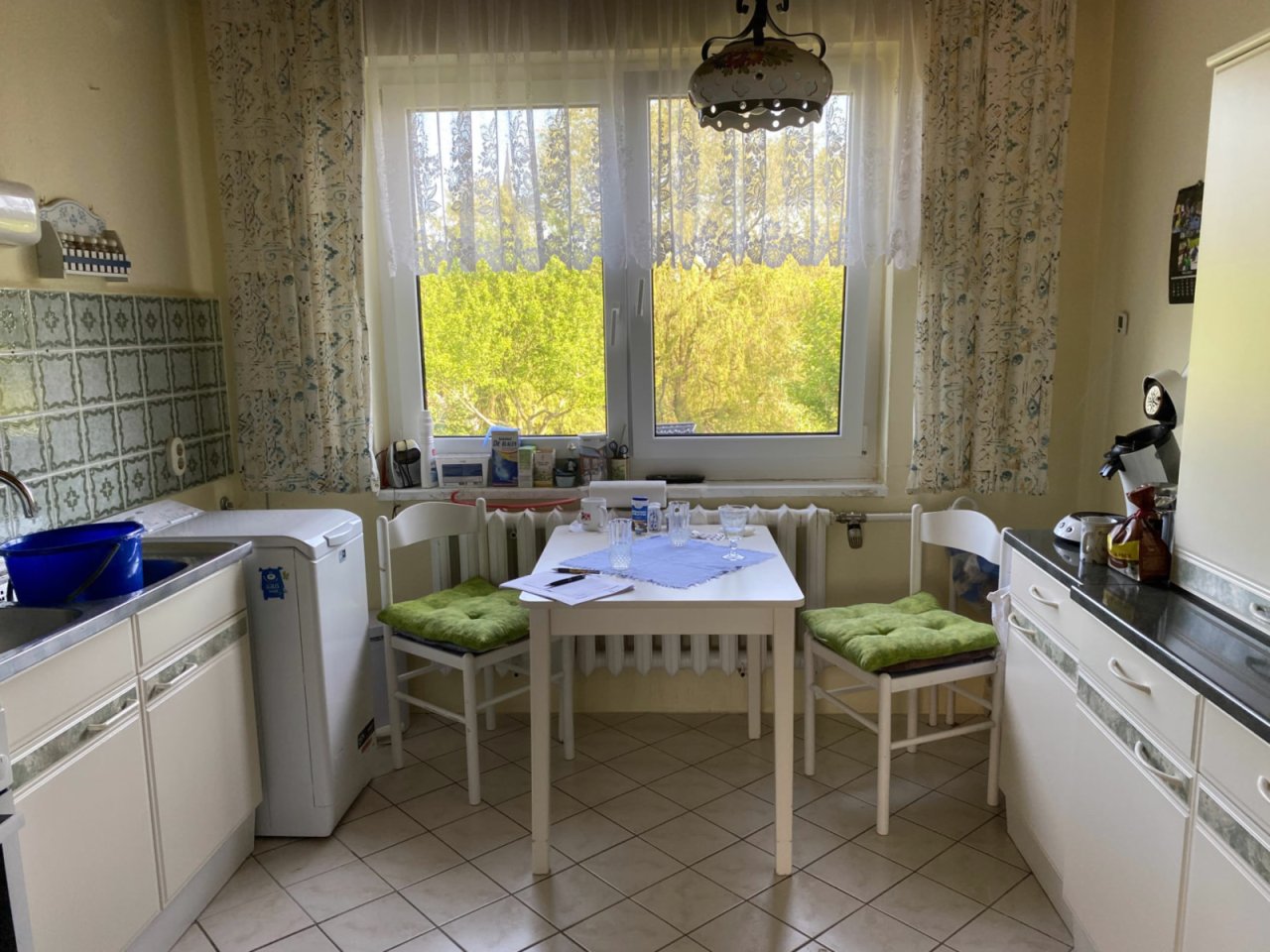 Küche, Blick in Garten Küche, Blick in Garten