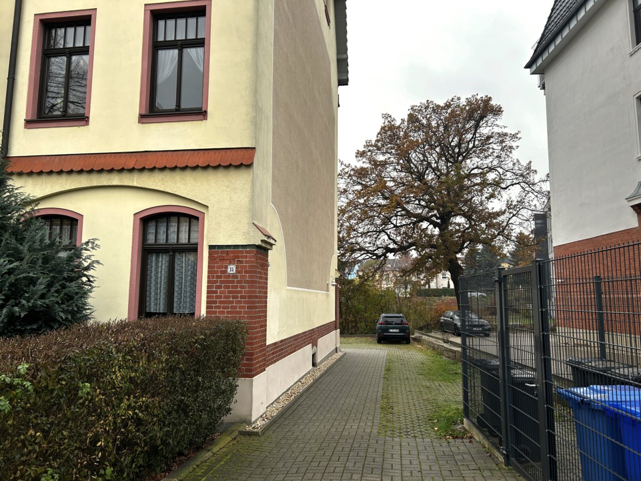 Zufahrt Stellplätze