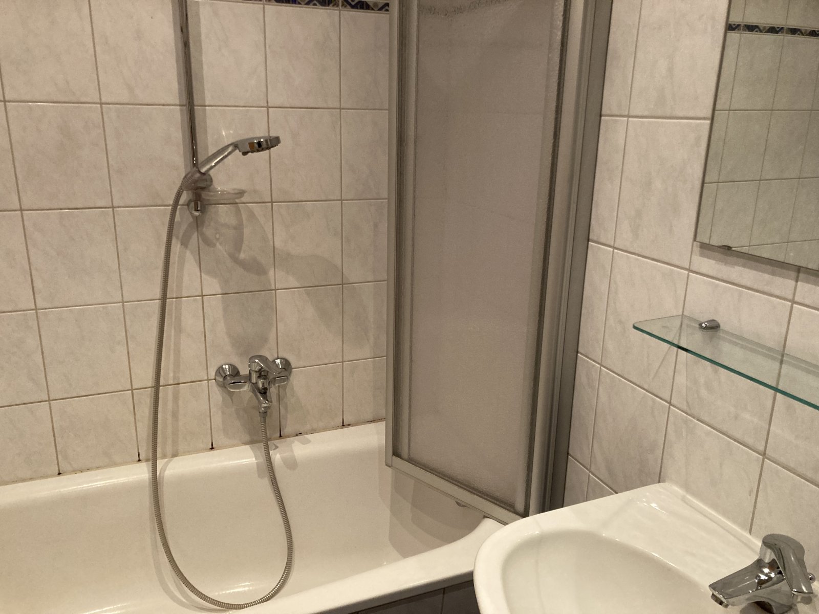 Bad mit Wanne