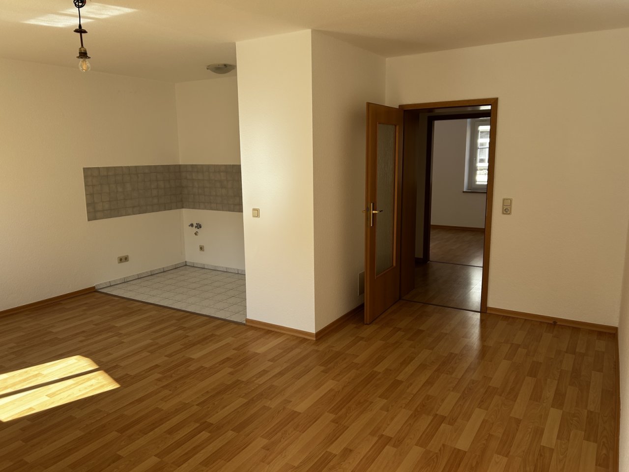 Wohnzimmer mit Küchenecke Wohnzimmer mit Küchenecke
