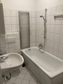 Bad mit Wanne Bad mit Wanne