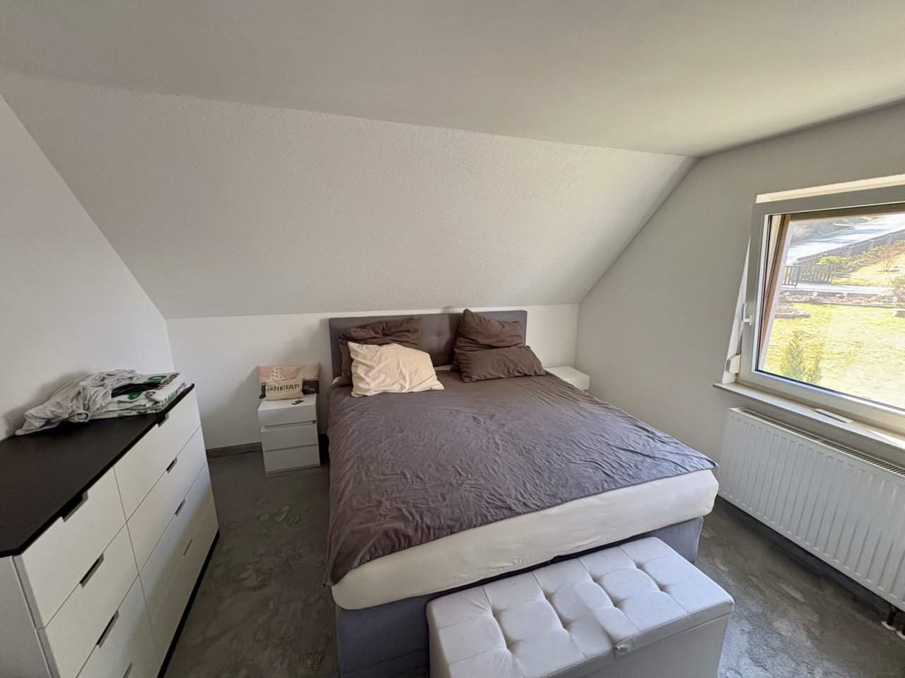 Schlafzimmer DG
