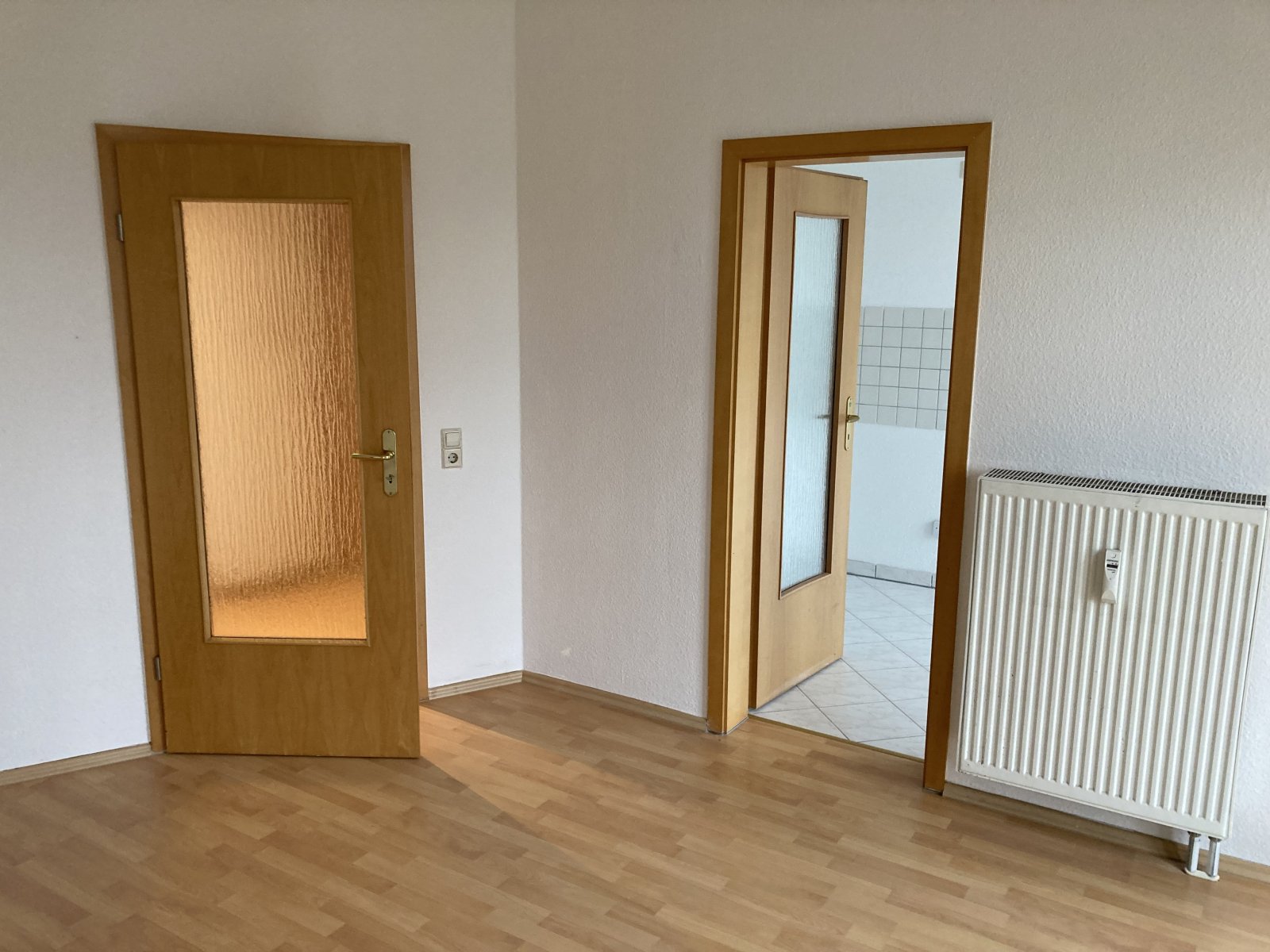 Wohnzimmer mit Zugang Balkon