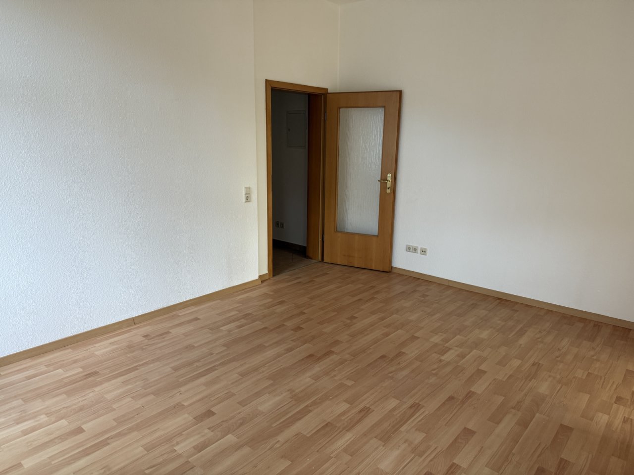 Wohnzimmer mit Zugang Balkon Wohnzimmer mit Zugang Balkon
