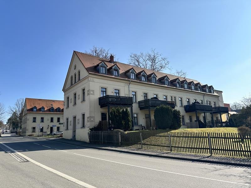 Ansicht Heinrichshof 1 und 3 von der Straße aus Ansicht Heinrichshof 1 und 3 von der Straße aus