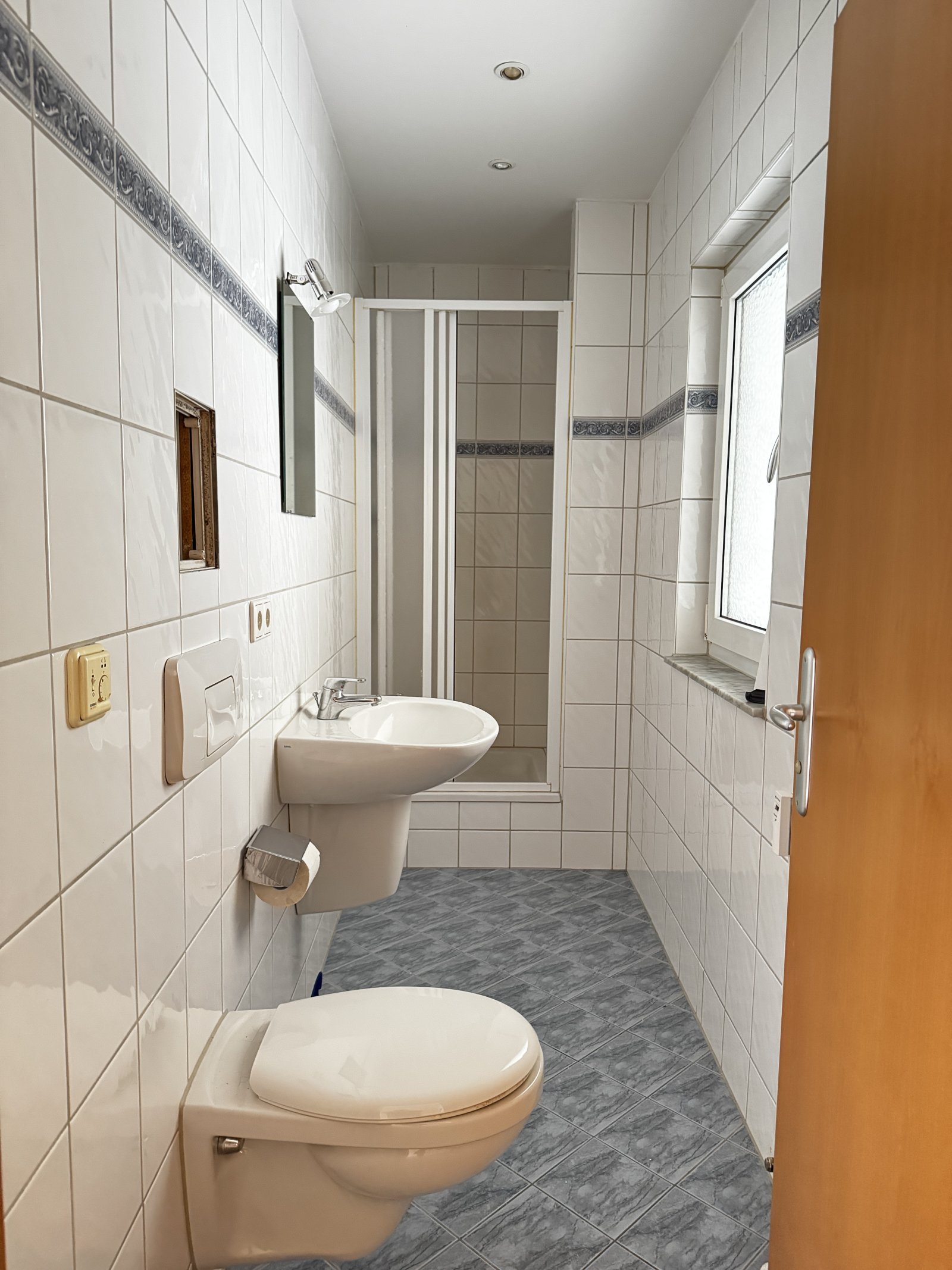 Tageslichtbad mit Dusche Tageslichtbad mit Dusche