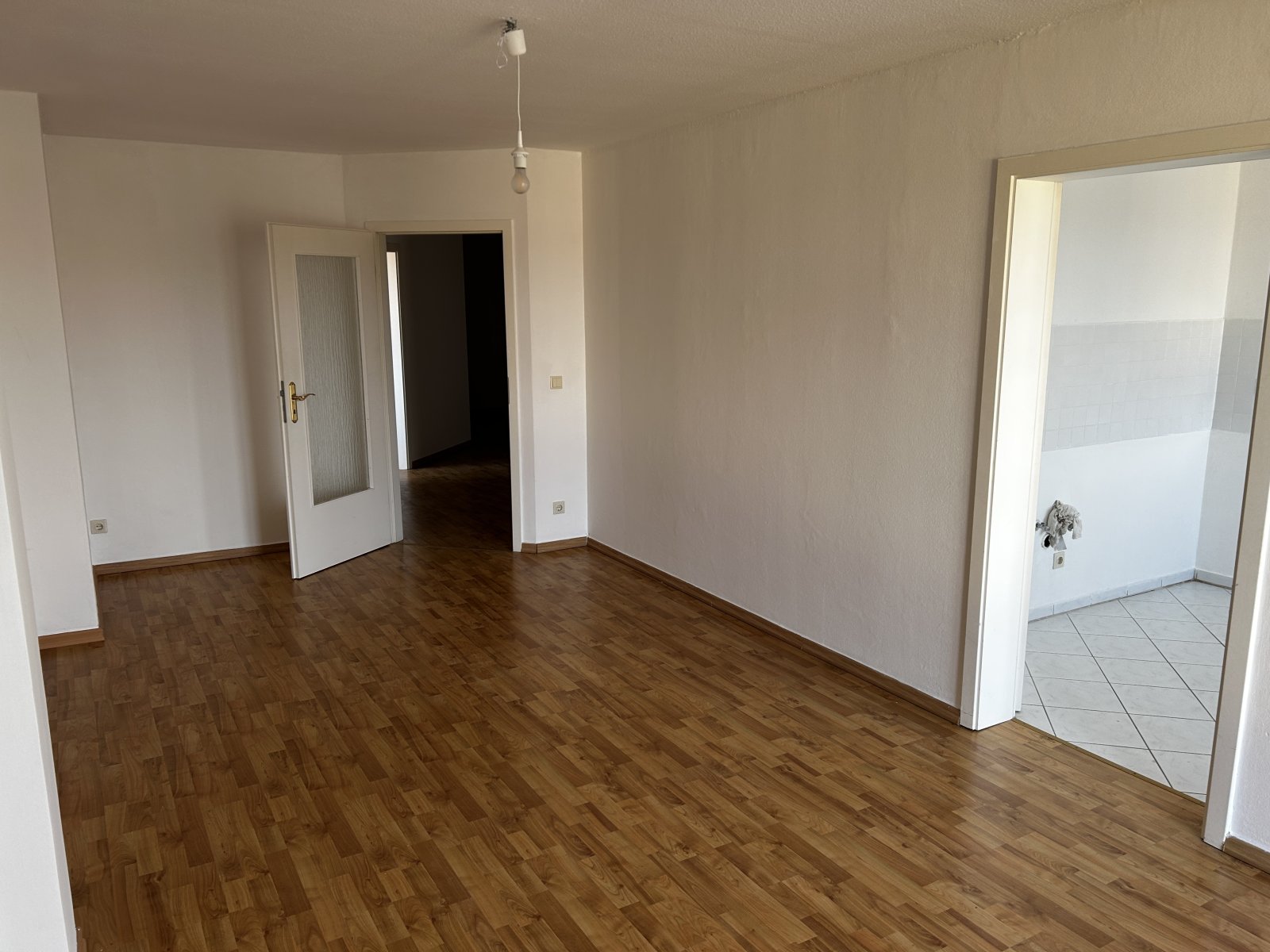Wohnzimmer mit zugang zur Küche Wohnzimmer mit zugang zur Küche