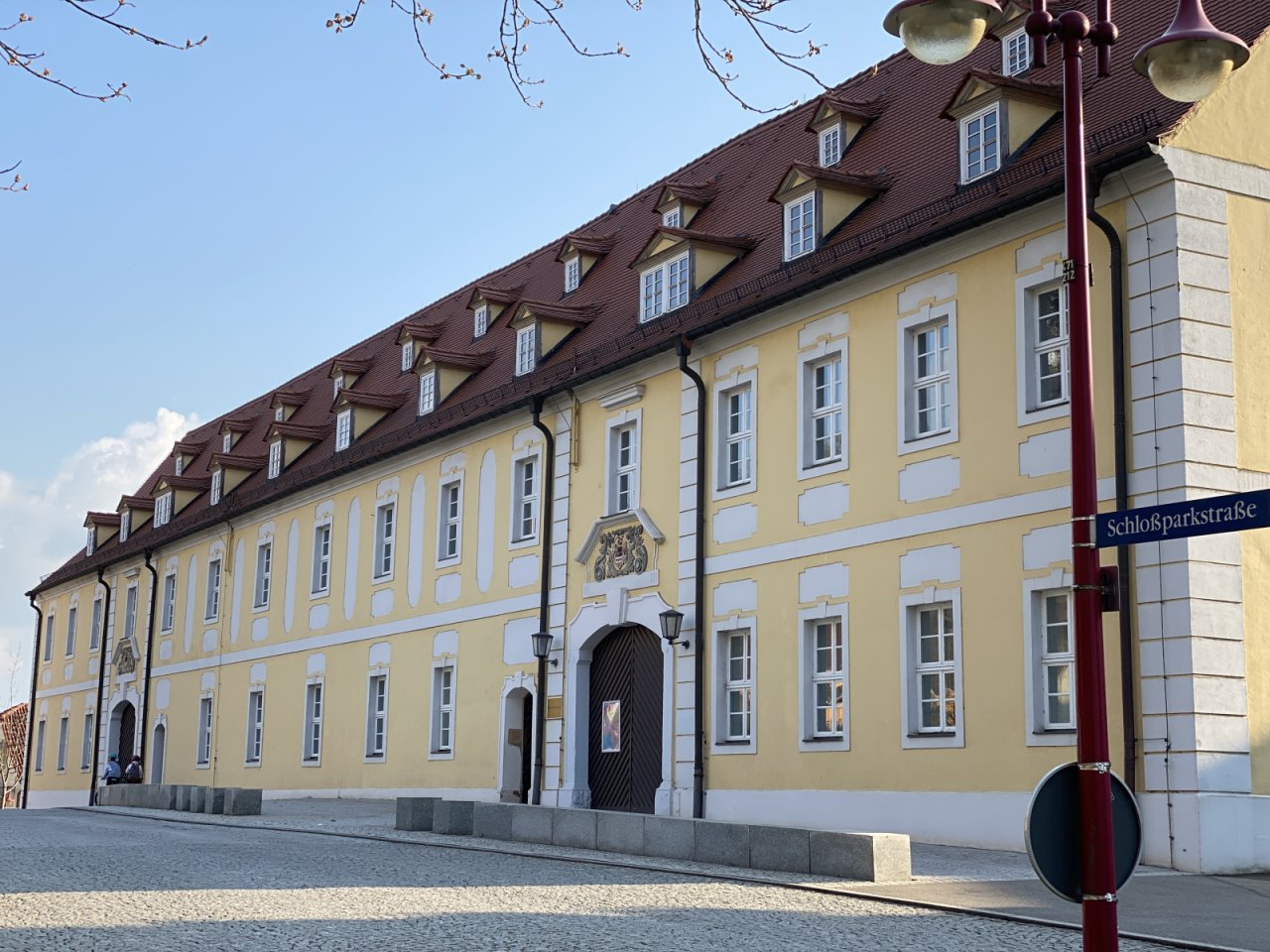 Clara-Wieck-Gymnasium im Planitzer Schloß Clara-Wieck-Gymnasium im Planitzer Schloß