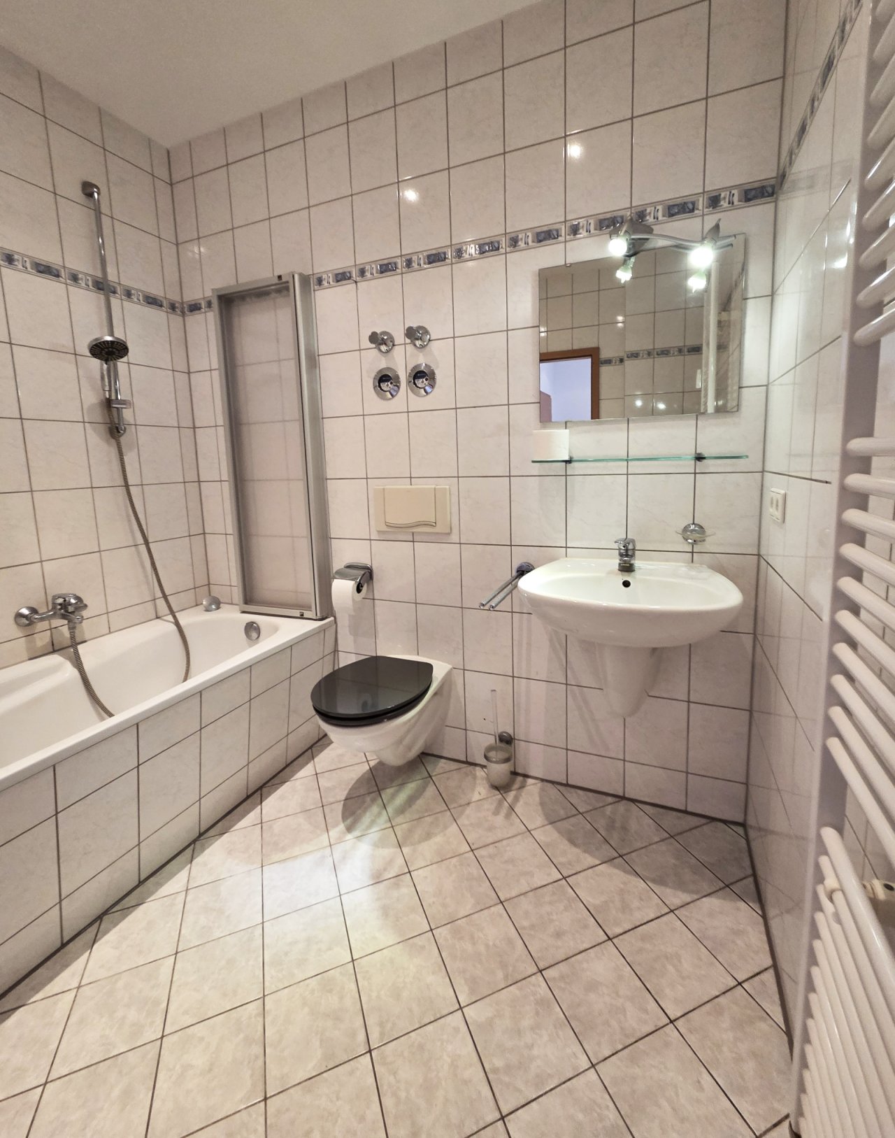 Bad mit Wanne Bad mit Wanne