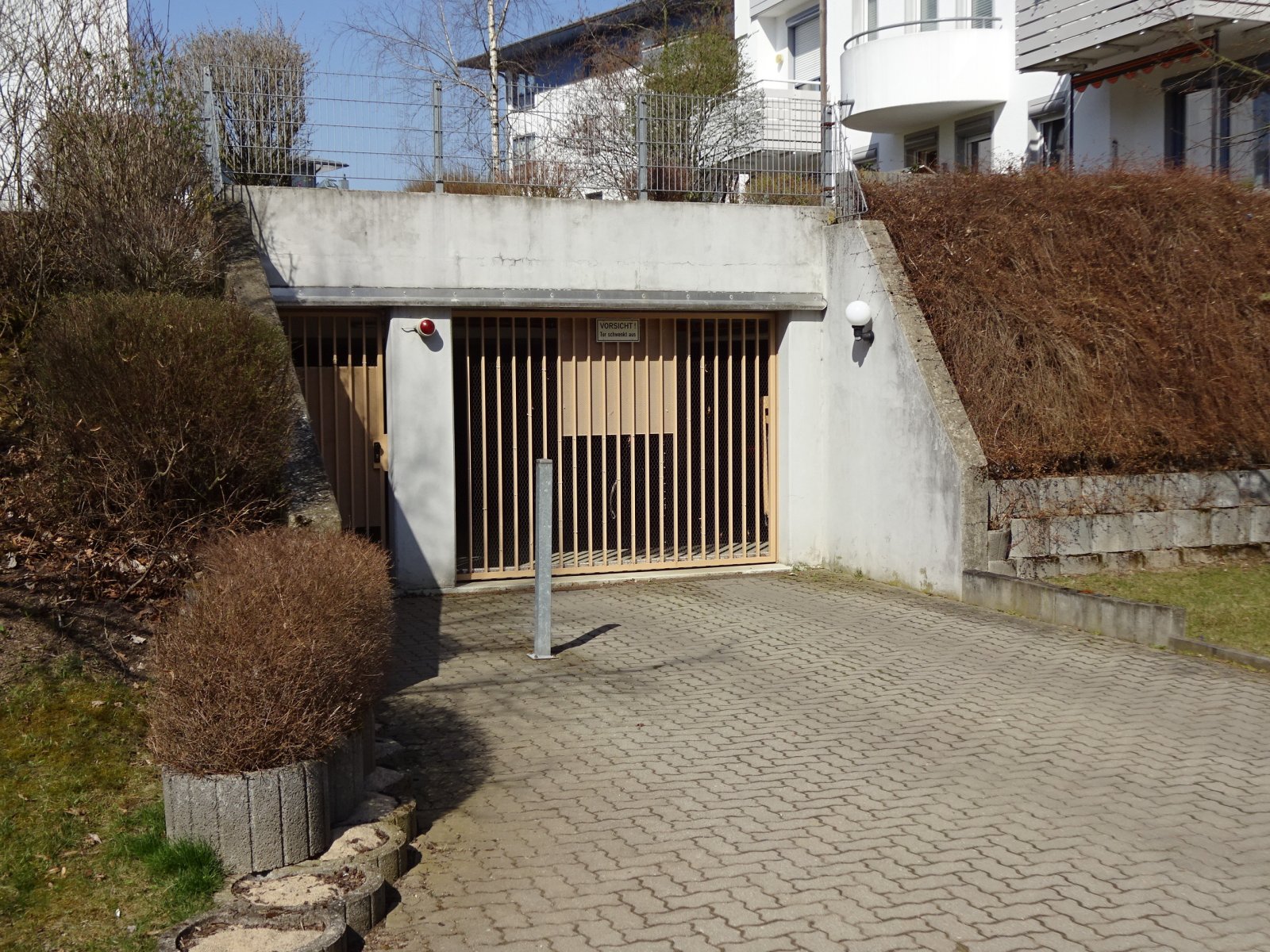 Tiefgaragenzufahrt Tiefgaragenzufahrt
