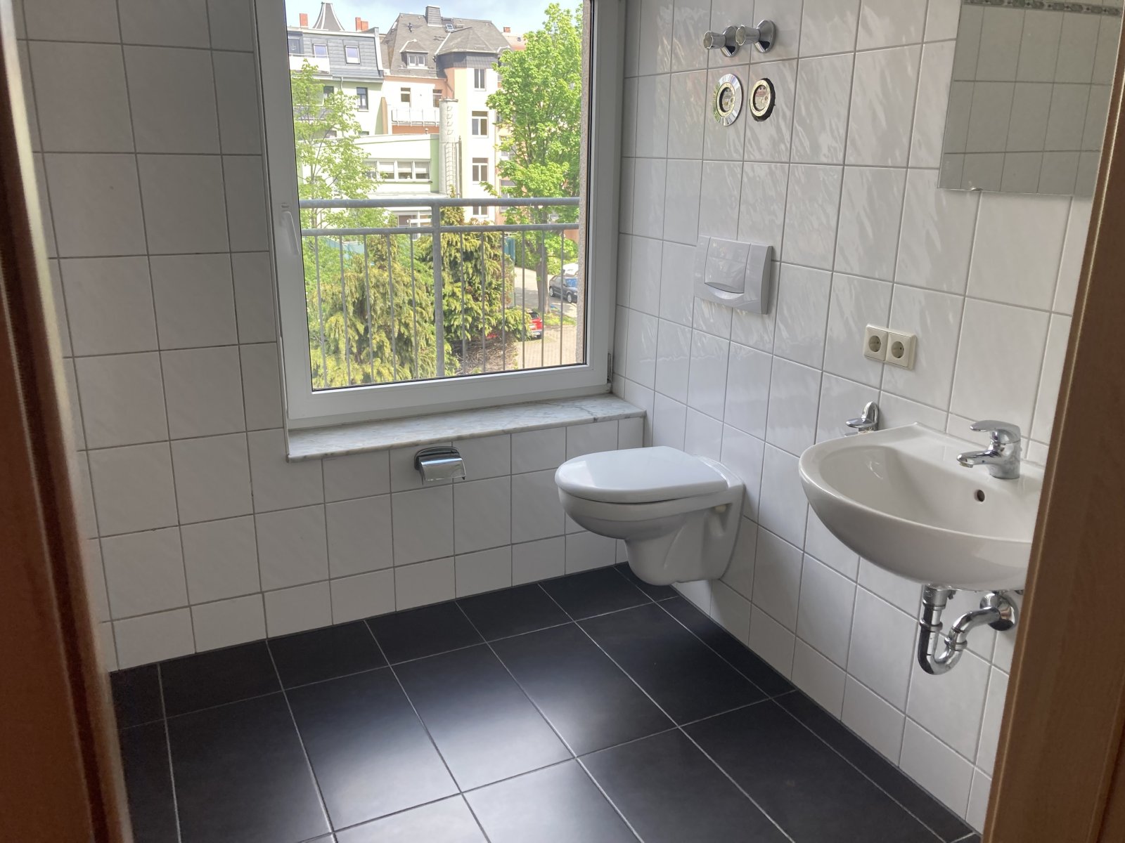Tageslichtbad mit Dusche Tageslichtbad mit Dusche