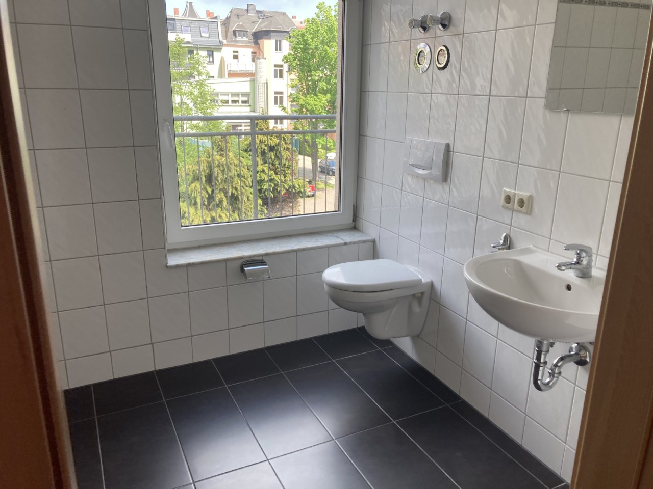 Tageslichtbad mit Dusche Tageslichtbad mit Dusche
