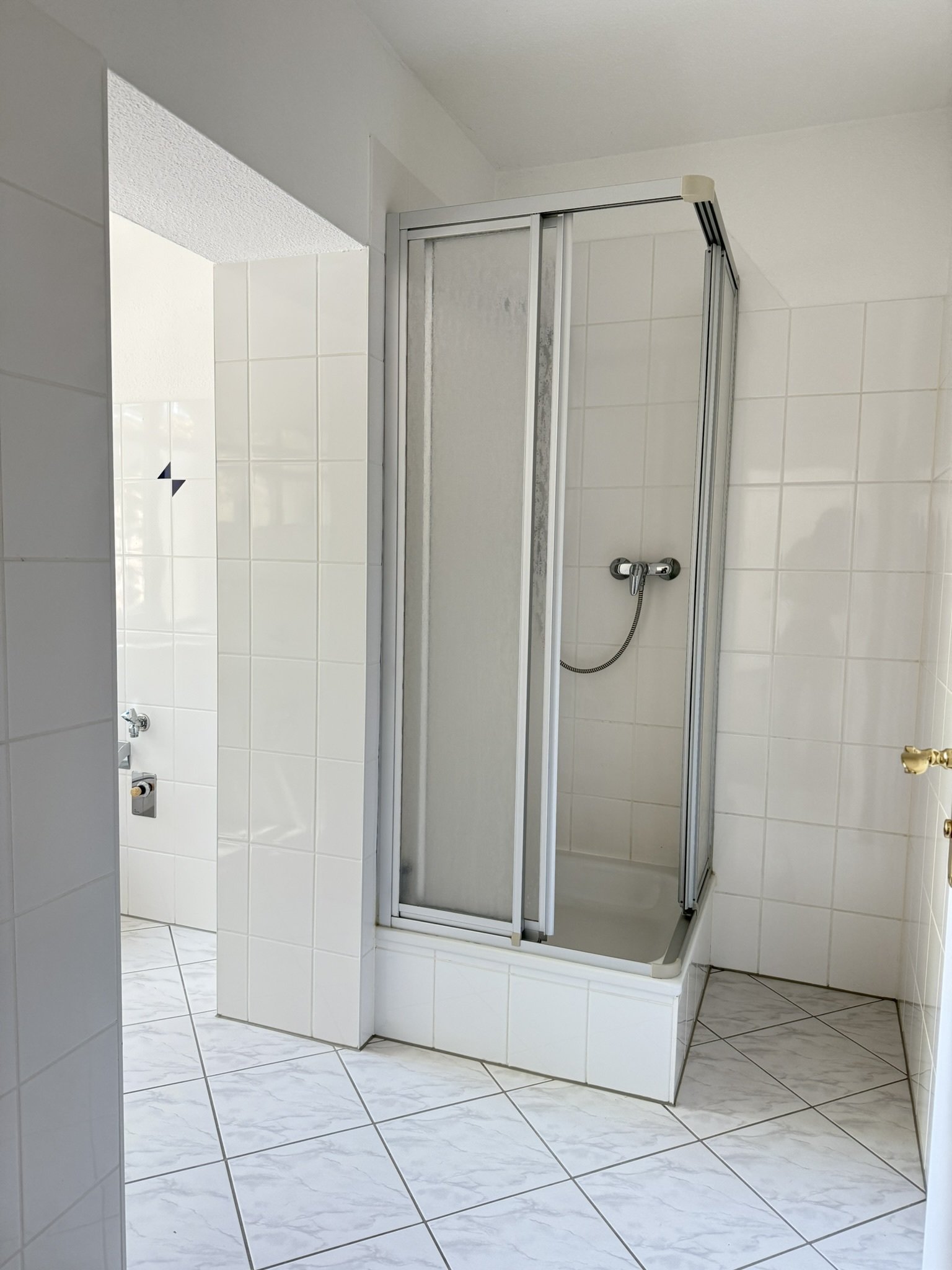 Tageslichtbad mit Dusche Tageslichtbad mit Dusche